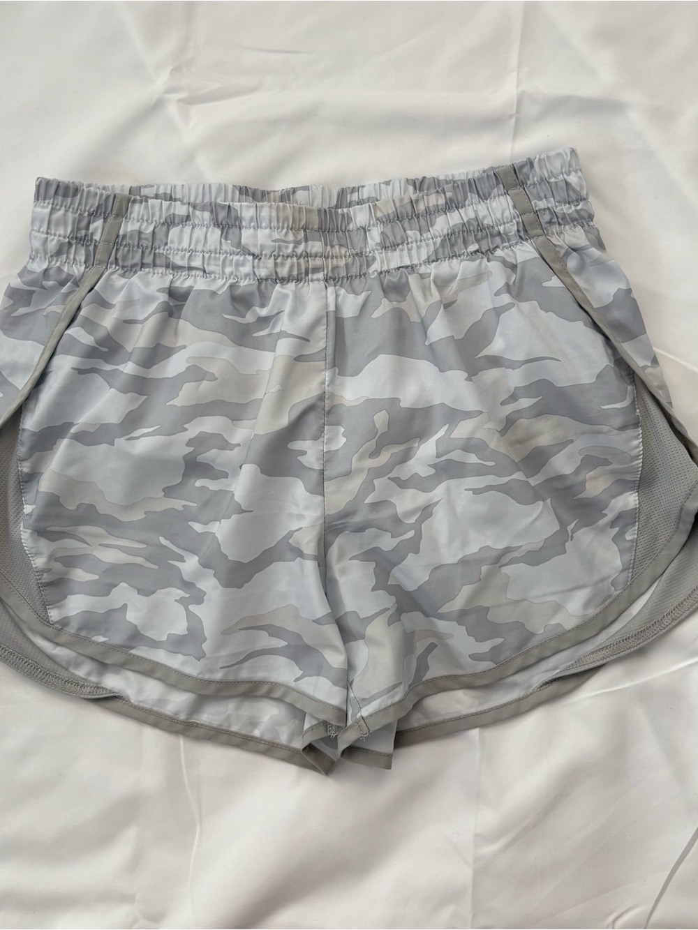 Athletic Works Light Gray Camo Women's Athletic Shorts